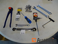 4-in-1 omkeerbare ratelsleutel, titan 11318 1/4" sleutel, diversen (zie foto's) - afbeelding 1 van  9