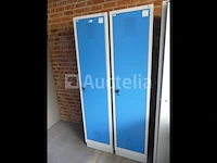 4 kleedkamer/cp kluisjes