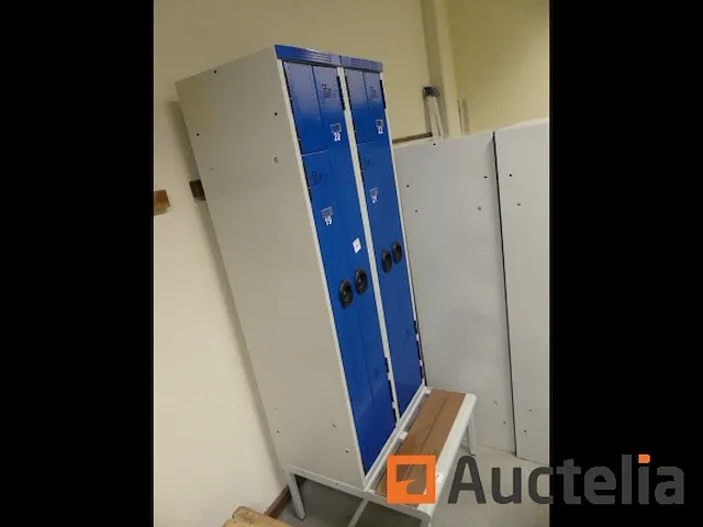 4 kleedkamers met support bank - afbeelding 3 van  6