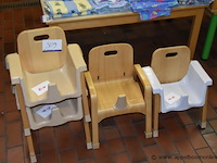 4 lage babystoeltjes, zithoogte 20cm - afbeelding 1 van  1