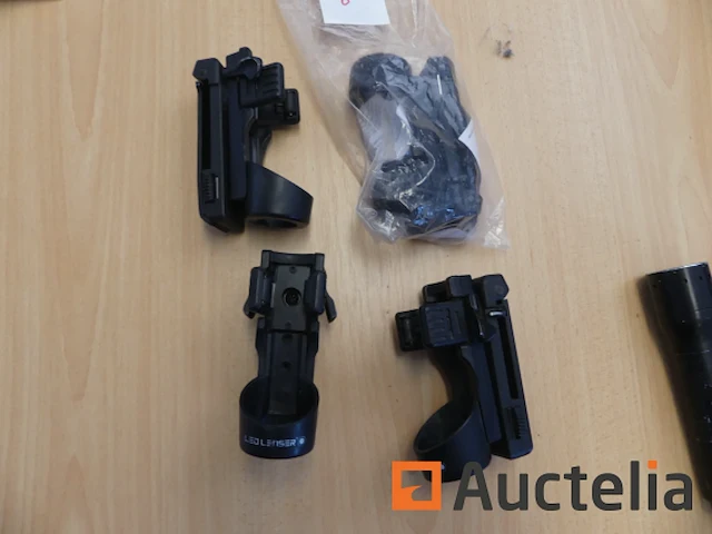 4 led lenser zaklamp houder - afbeelding 1 van  7