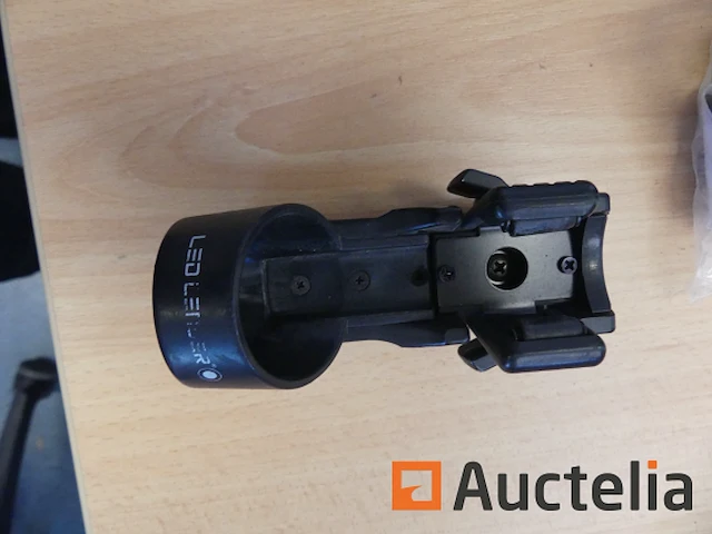 4 led lenser zaklamp houder - afbeelding 2 van  7
