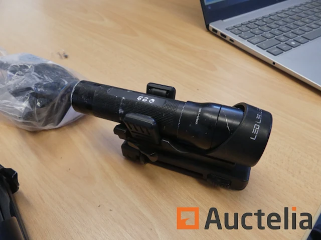 4 led lenser zaklamp houder - afbeelding 6 van  7