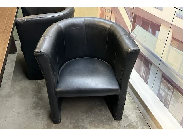 4 lederen stoelen - afbeelding 2 van  3