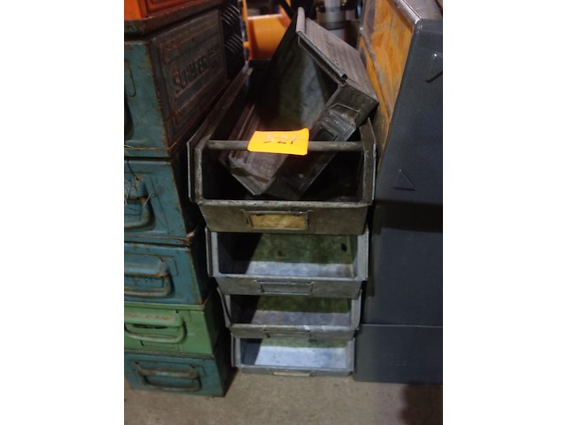 4 metalen bakken - afbeelding 1 van  2