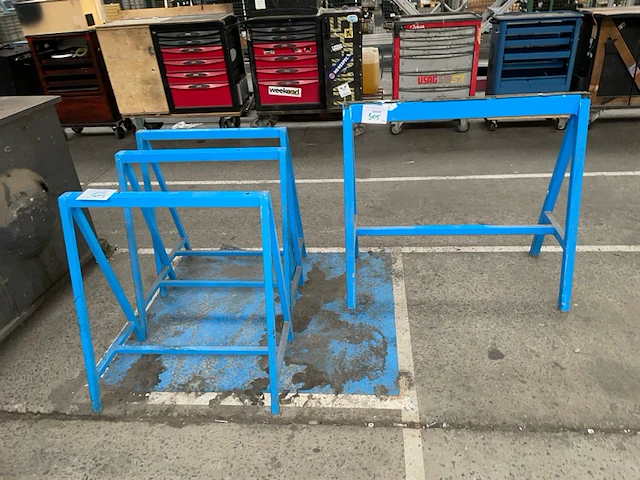 4 metalen schragen - afbeelding 1 van  1