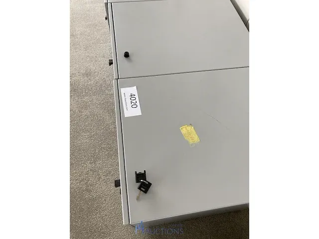 4 metalen verrijdbare ladekasten - afbeelding 4 van  5