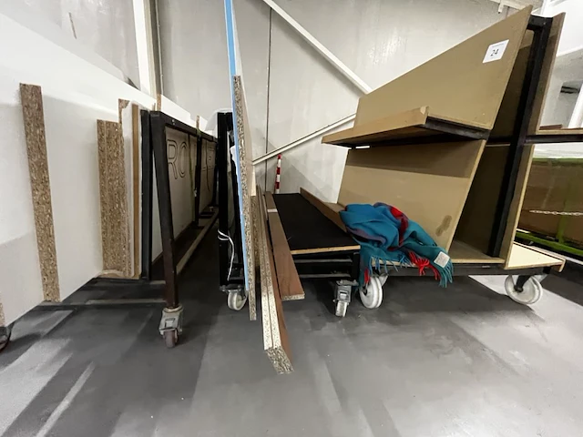 4 meubekarren met inhoud - afbeelding 5 van  7