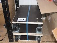 4 meubelwagentjes - afbeelding 1 van  1