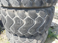 4 michelin 26.5 r 25 banden voor bouwmachines - afbeelding 2 van  5