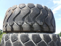4 michelin 26.5 r 25 banden voor bouwmachines - afbeelding 4 van  5