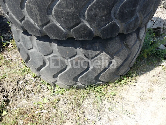 4 michelin 26.5 r 25 banden voor bouwmachines - afbeelding 5 van  5
