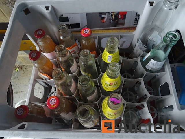 4 onvolledige lockers met lediging - afbeelding 7 van  9