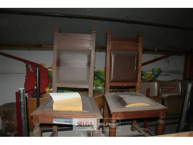 4 oude raadzaalstoelen - afbeelding 2 van  4