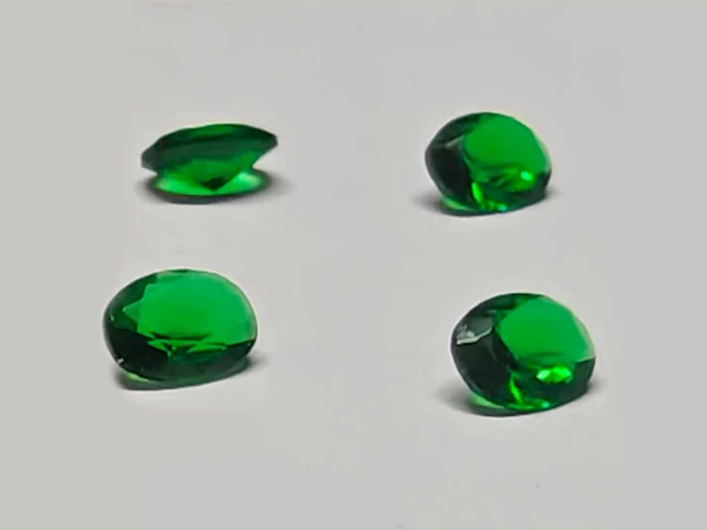 4 oval shape emeralds 3.65cts - afbeelding 1 van  5