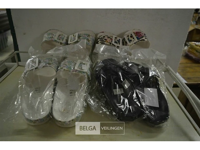 4 paar slippers mt 41 - afbeelding 1 van  3