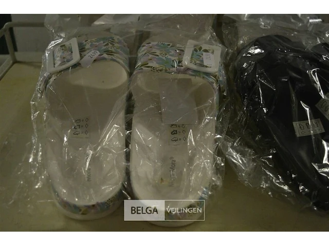 4 paar slippers mt 41 - afbeelding 2 van  3