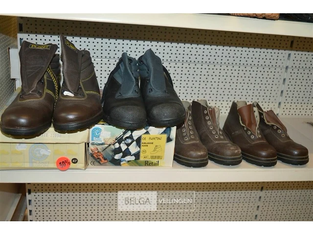 4 paar werkschoenen div maten - afbeelding 1 van  4