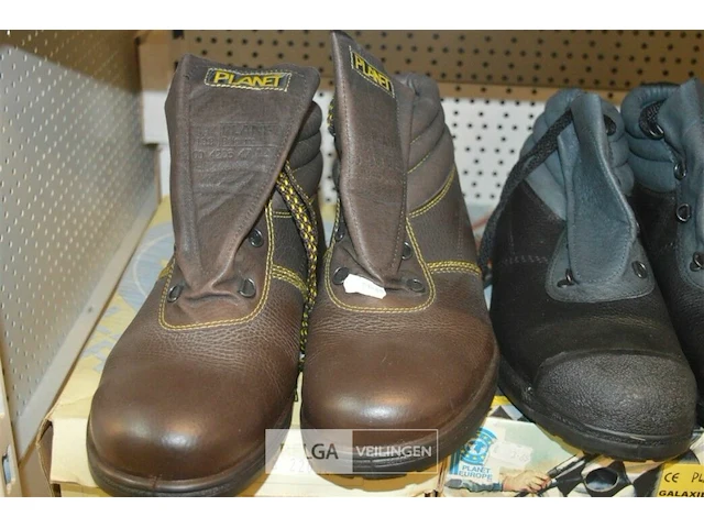 4 paar werkschoenen div maten - afbeelding 2 van  4