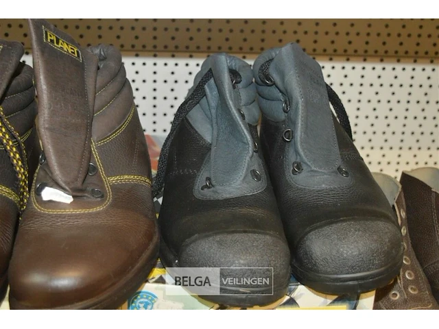 4 paar werkschoenen div maten - afbeelding 3 van  4