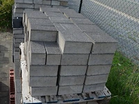 4 paletten grote klinkers ca. 17 m2 (zonder pvc paletten) - afbeelding 4 van  11