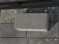 4 paletten grote klinkers ca. 17 m2 (zonder pvc paletten) - afbeelding 9 van  11