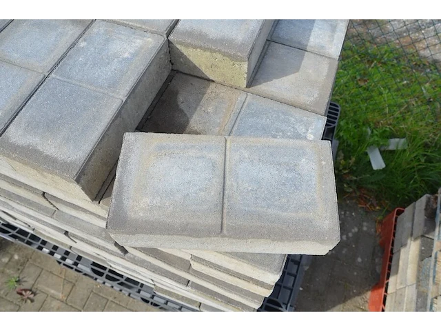 4 paletten grote klinkers ca. 25 m2 (zonder pvc paletten) - afbeelding 5 van  11