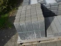 4 paletten grote klinkers ca. 25 m2 (zonder pvc paletten) - afbeelding 9 van  11
