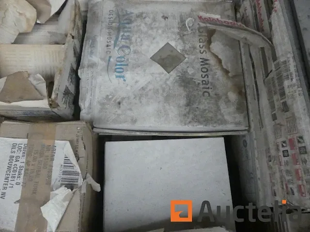 4 pallets van verschillende tegels - afbeelding 2 van  25