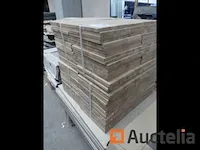 4 pallets van verschillende tegels