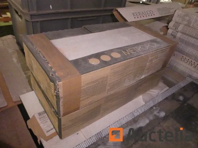 4 pallets van verschillende tegels - afbeelding 12 van  25