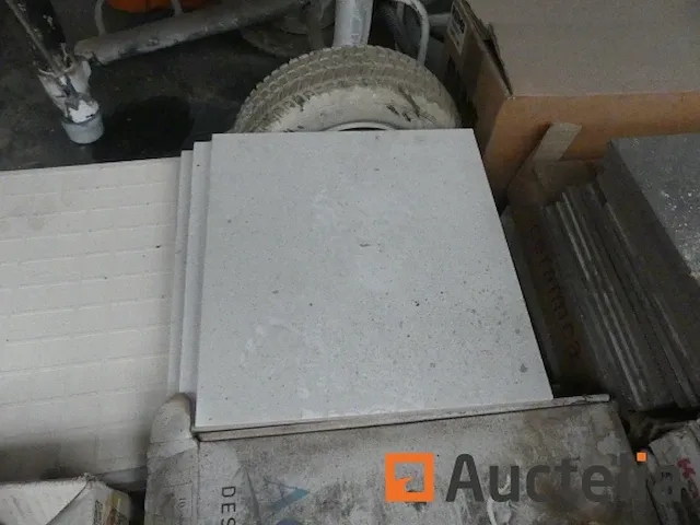 4 pallets van verschillende tegels - afbeelding 19 van  25
