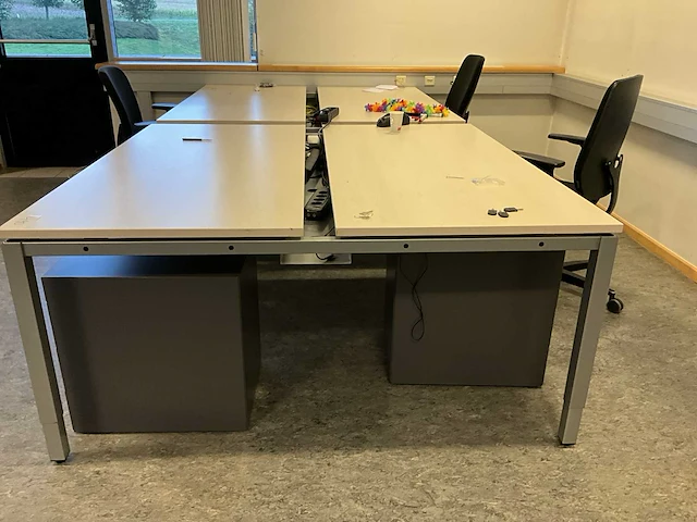 4-persoons bureau eiland steelcase - afbeelding 6 van  12