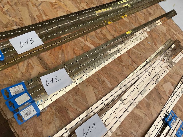 4 piano scharnieren - afbeelding 1 van  3