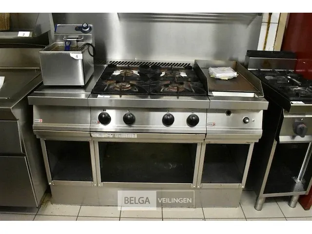 4 pits gasvuur fagor, op propaan met rvs werktafel en geintegreerde bakplaat 140x85x100 - afbeelding 2 van  3