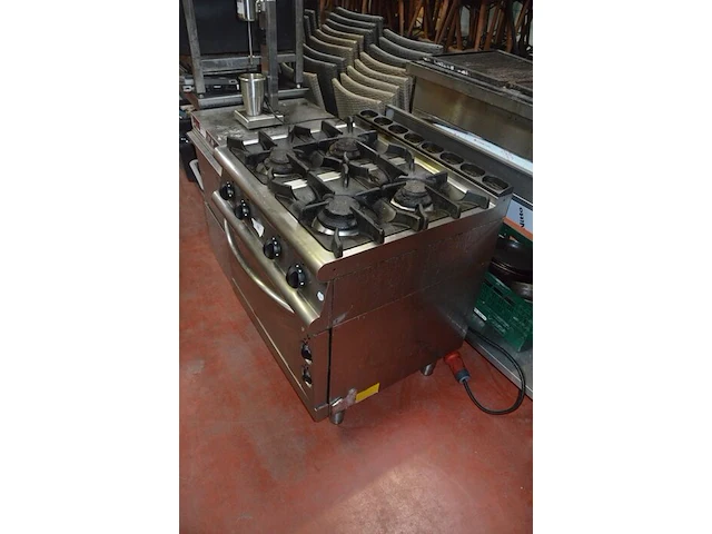 4 pits inox gasvuur met oven 380v (27) - afbeelding 2 van  6