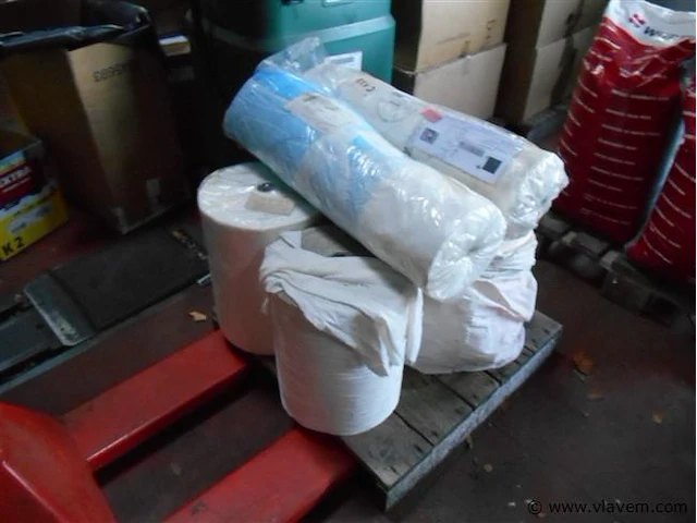4 poetsrollen incl 2rollen bechermplastiek - afbeelding 1 van  1