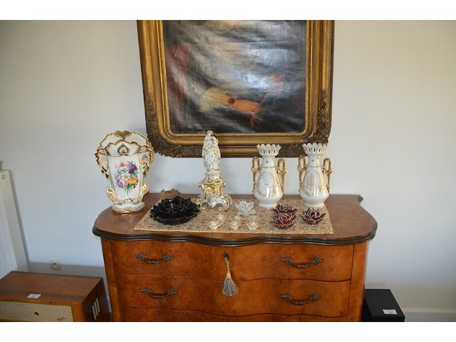 4 porseleinen vazen, 11 porseleinen bloemen - afbeelding 1 van  14