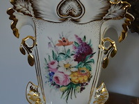 4 porseleinen vazen, 11 porseleinen bloemen - afbeelding 7 van  14