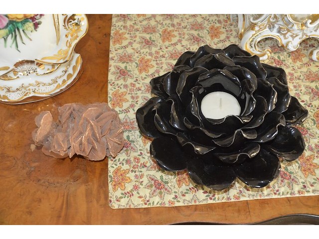 4 porseleinen vazen, 11 porseleinen bloemen - afbeelding 9 van  14