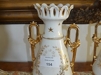 4 porseleinen vazen, 11 porseleinen bloemen - afbeelding 2 van  14