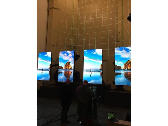 4 professionele frames voor barco led schermen - afbeelding 1 van  16