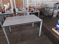 4 rechthoekige kantinetafels/bureautafels