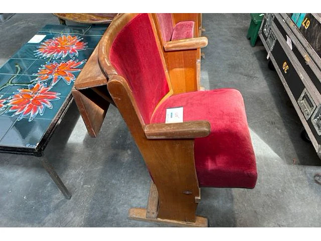 4 retro bioscoopstoelen - afbeelding 2 van  4