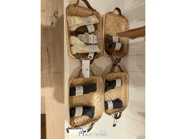 4 rieten manden - afbeelding 1 van  4