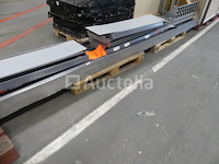 4 rij voor de kassa in de winkel