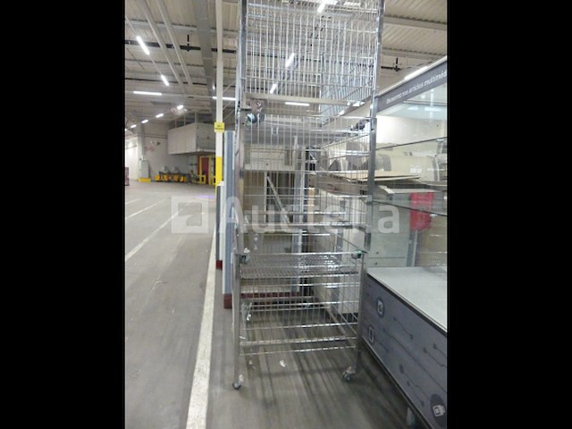 4 rij voor de kassa in de winkel - afbeelding 8 van  12