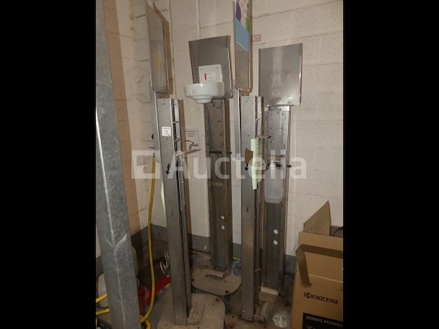 4 roestvrijstalen kolommen hydroalcoholische gel dispenser - afbeelding 1 van  6