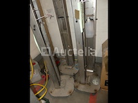 4 roestvrijstalen kolommen hydroalcoholische gel dispenser - afbeelding 2 van  6