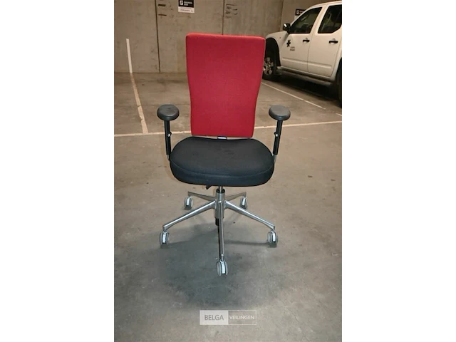 4 rood-zwarte vitra bureelstoelen in stof - afbeelding 3 van  6